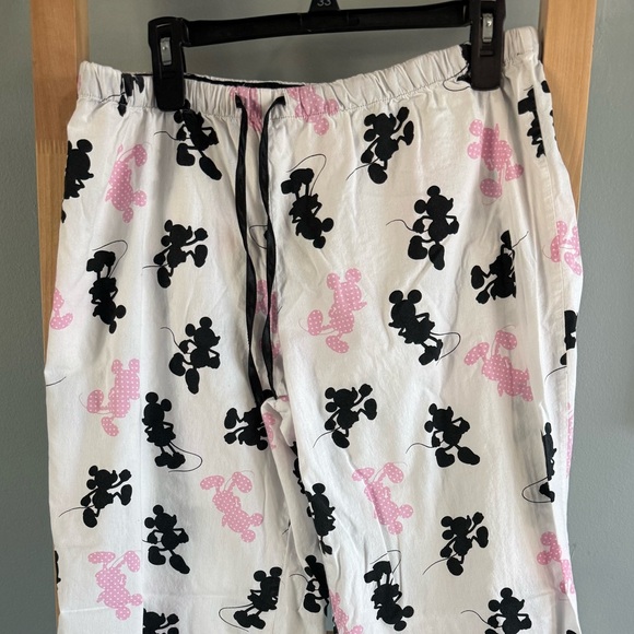 Disney Women’s Pajama Bottoms with Black and Pink Mickey print - Picture 3 of 3